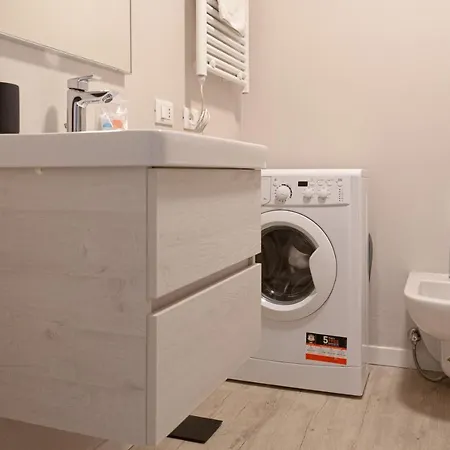Bnbutler - Casati, 2 - Glamour In Citta Tra Shopping E Notturna Apartment